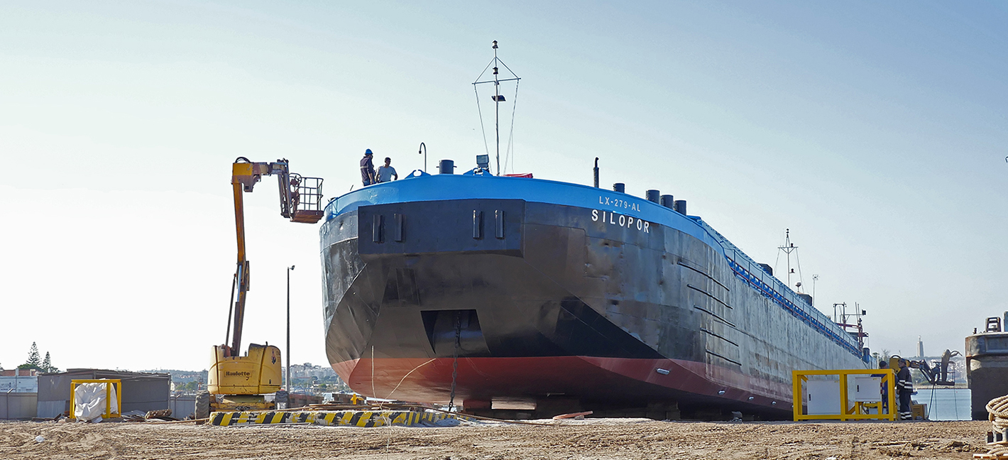 Read more about the article SILOPOR barge completes its periodic berthing